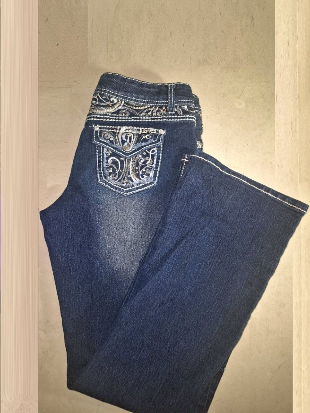 Arizona Jeans Company Bling Jeans, flared cuffs, size 16.5  28" Waist - Picture 5 of 16